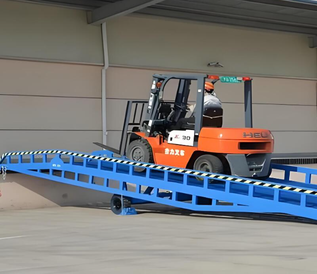 红岗移动式卸货平台（叉车用）